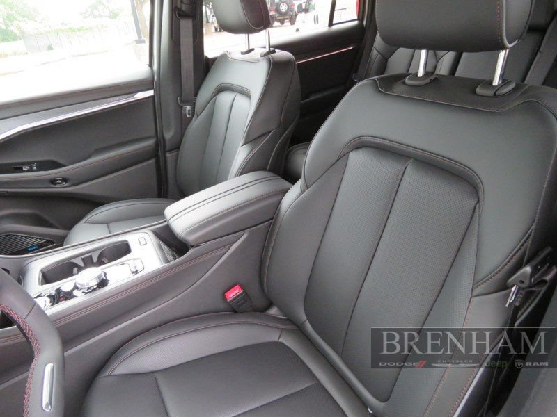 Used 2025 Jeep Wagoneer S Limited w/ Comfort Package AWD/4WD image 13