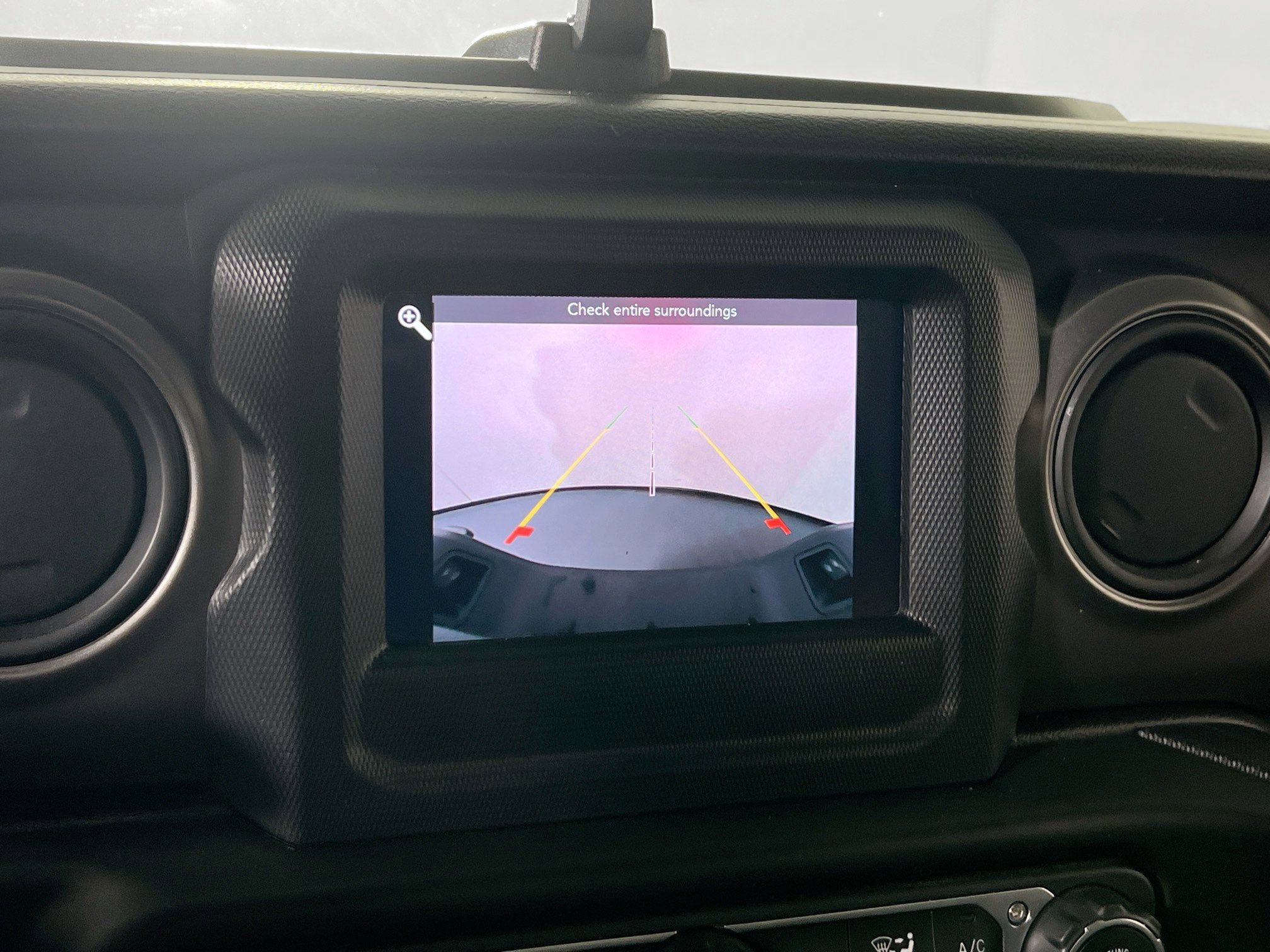 Used 2023 Jeep Gladiator Willys image 13