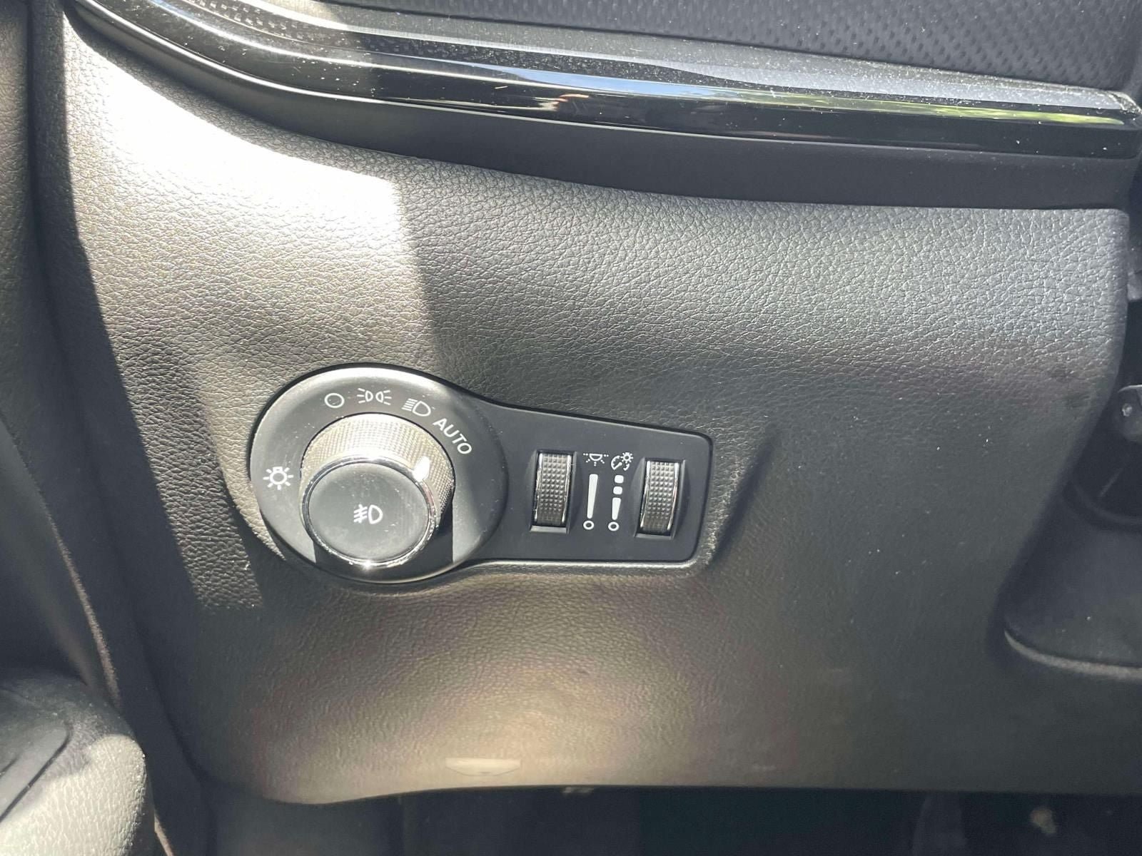 Used 2022 Jeep Compass Trailhawk AWD/4WD image 18