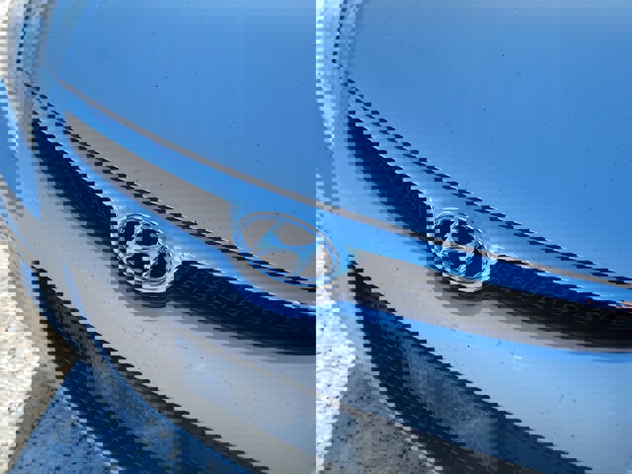 Used 2010 Hyundai Elantra GLS image 24