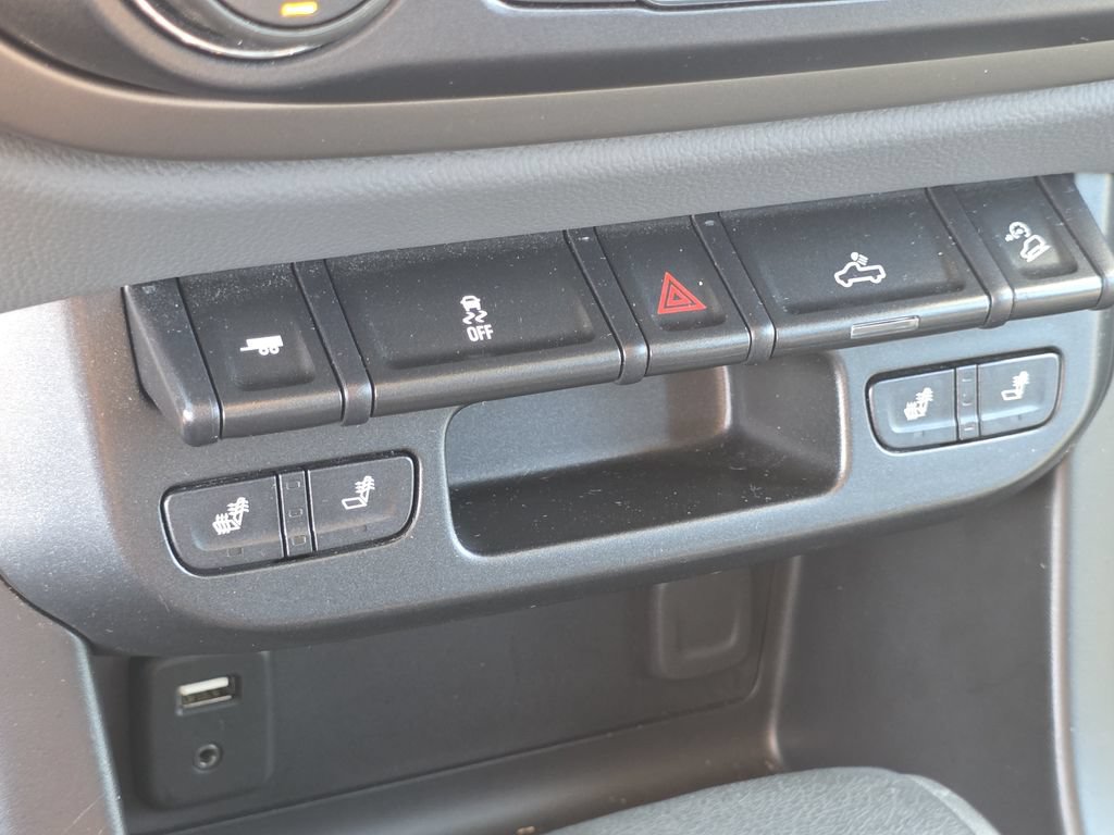 Used 2018 Chevrolet Colorado Z71 AWD/4WD image 25