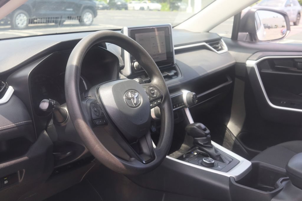 Used 2024 Toyota RAV4 LE AWD/4WD image 6