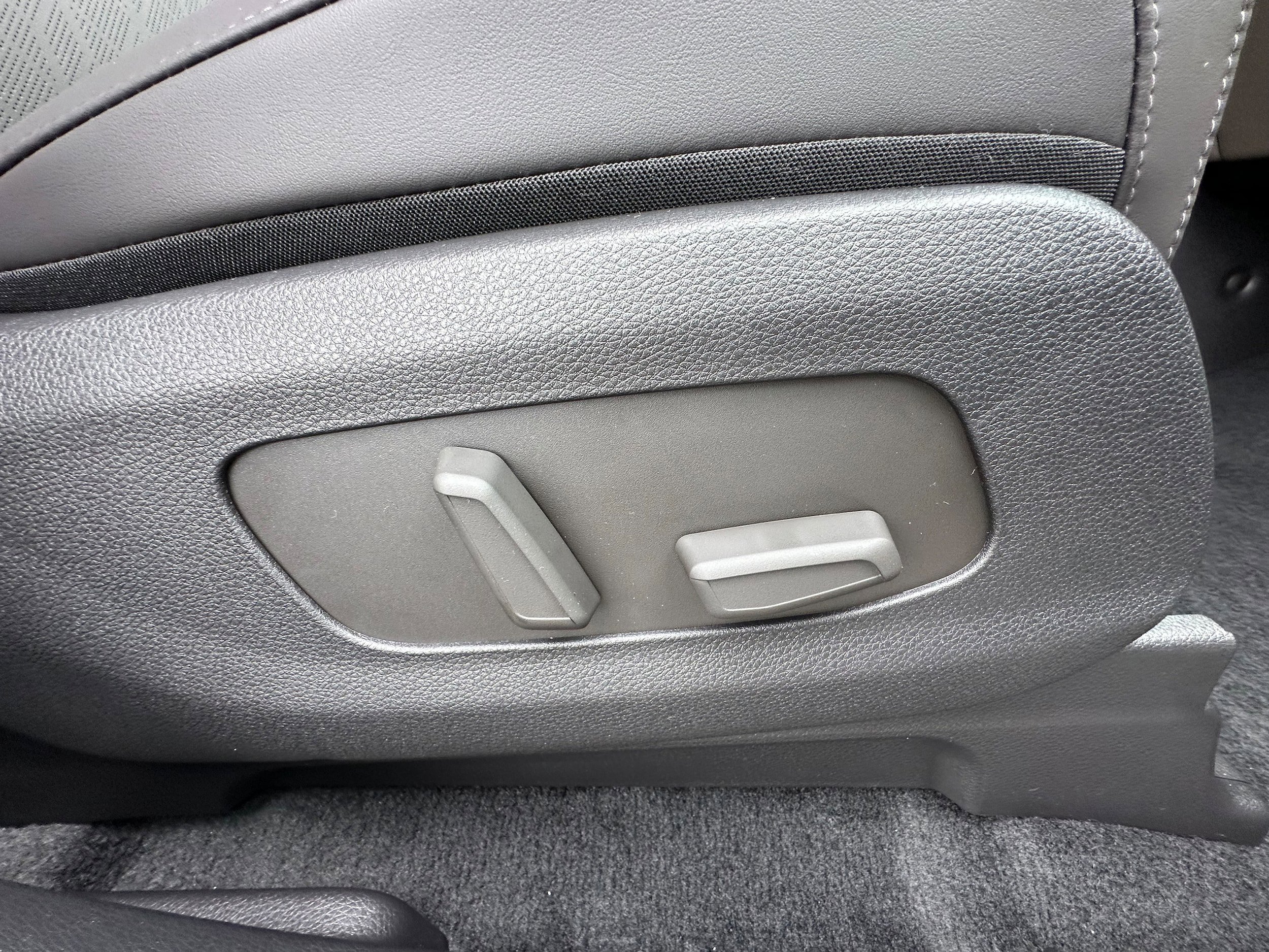 New 2026 Kia Carnival EX FWD image 23