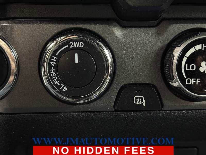 Used 2016 Toyota Tacoma TRD Sport image 31