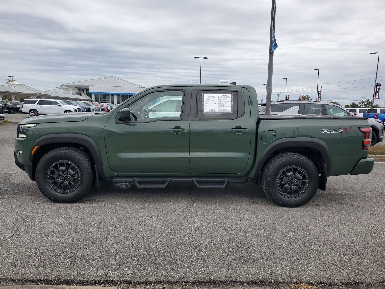 Used 2023 Nissan Frontier Pro-X w/ Pro-X Premium Package image 2