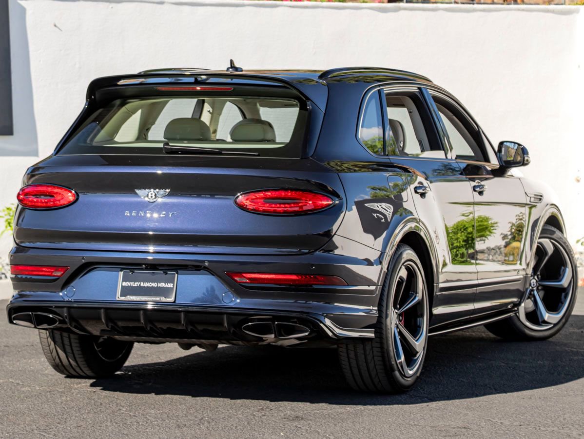 Used 2023 Bentley Bentayga AWD/4WD image 10