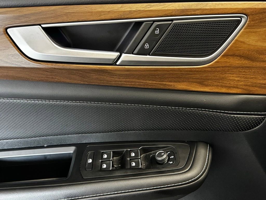 Used 2024 Volkswagen Atlas SE w/ Black Wheel Package image 15