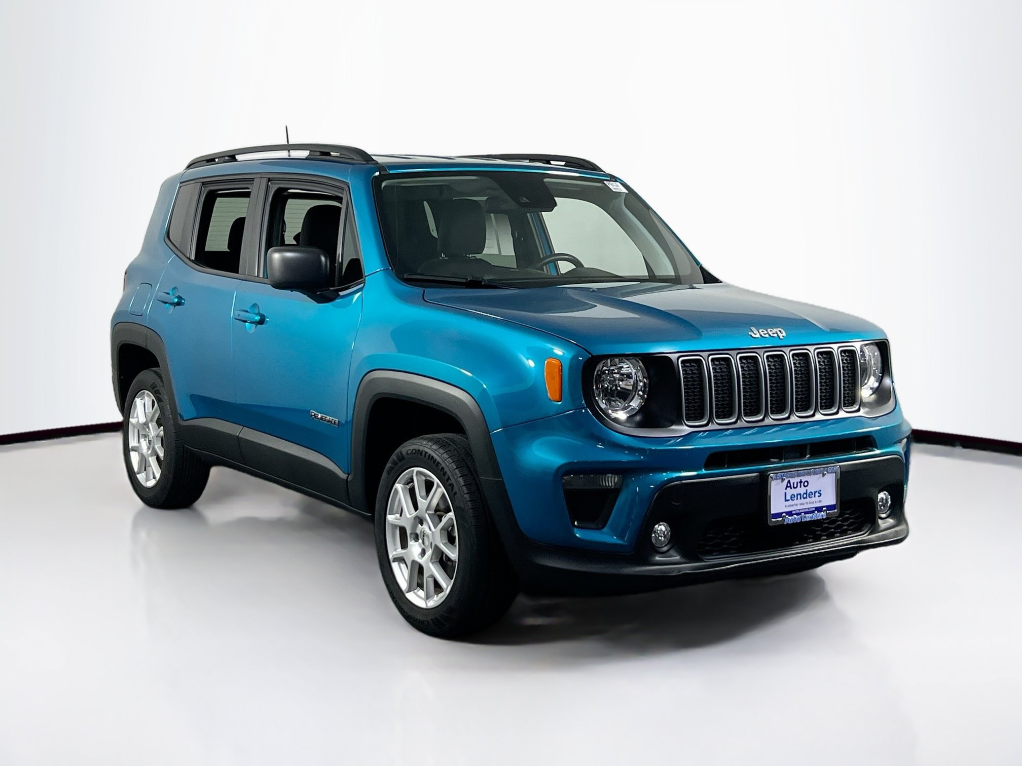 Used 2022 Jeep Renegade Latitude w/ Convenience Group AWD/4WD image 3