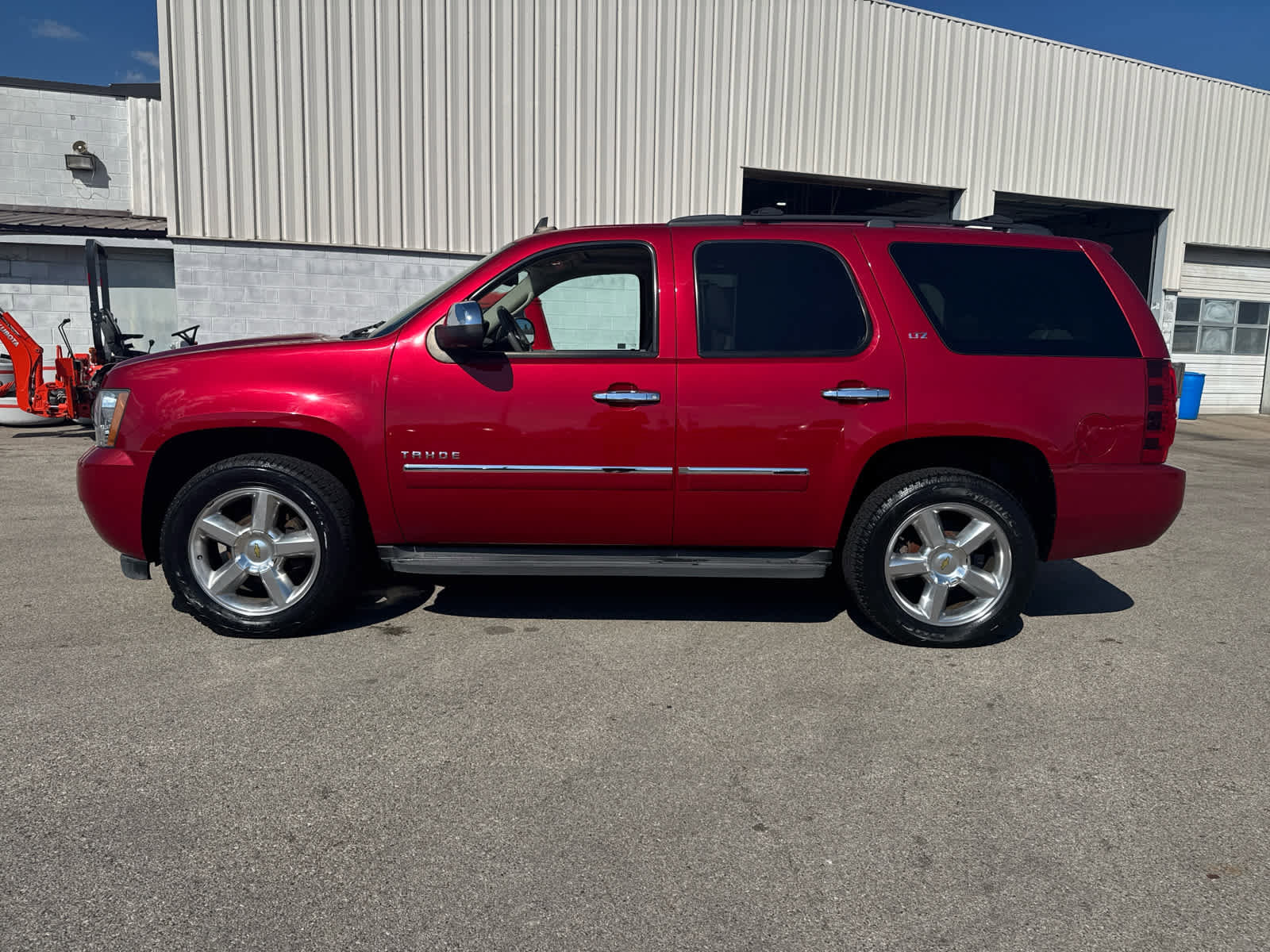 Used 2013 Chevrolet Tahoe LTZ image 2