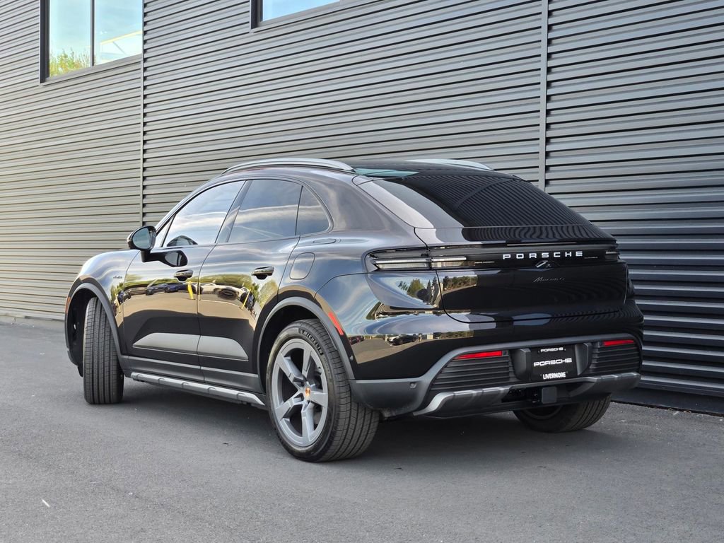 New 2026 Porsche Macan 4 Electric AWD/4WD image 3