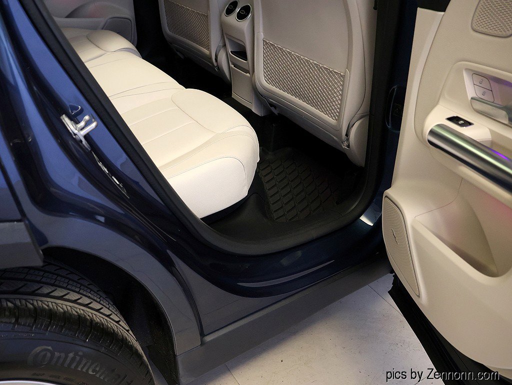 Used 2021 Mercedes-Benz GLA 250 4MATIC image 32