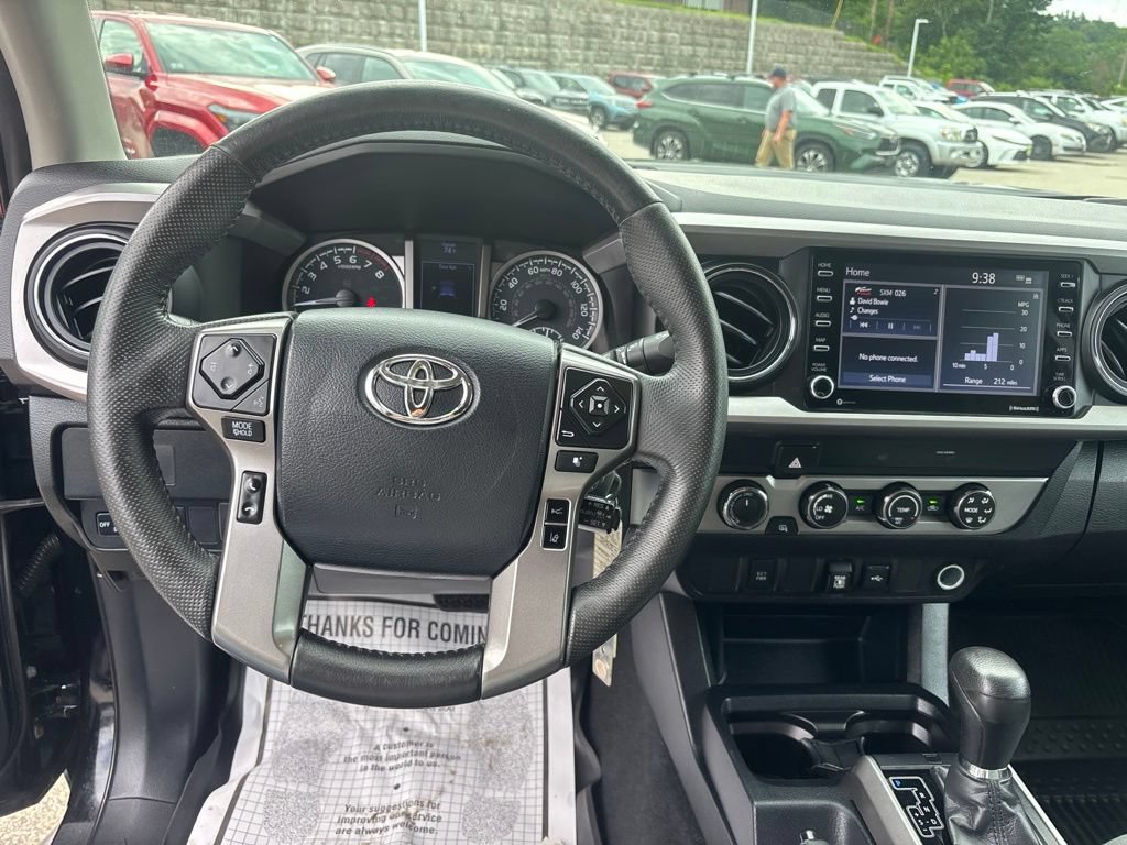 Used 2020 Toyota Tacoma SR5 AWD/4WD image 14
