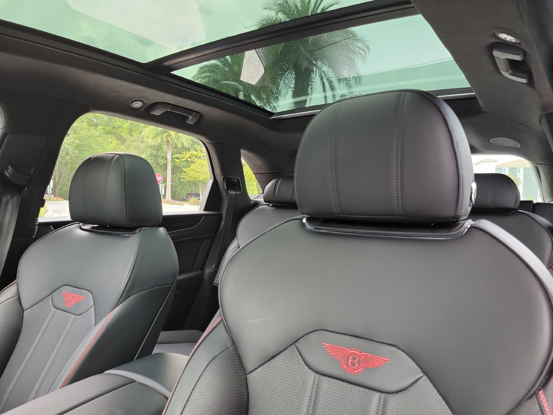Certified 2023 Bentley Bentayga AWD/4WD image 34