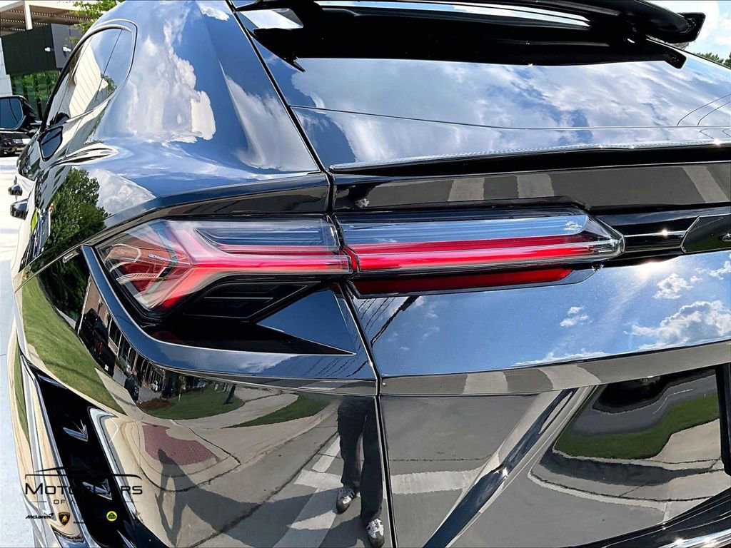 Used 2023 Lamborghini Urus Performante AWD/4WD image 27