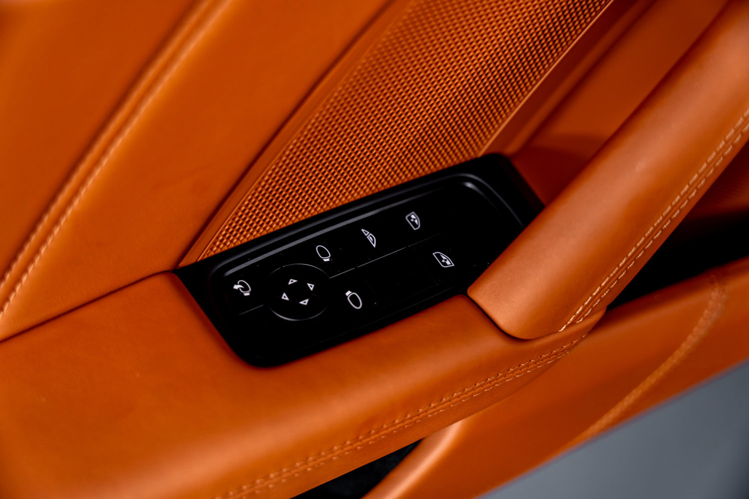 Used 2025 Porsche 911 Carrera image 46