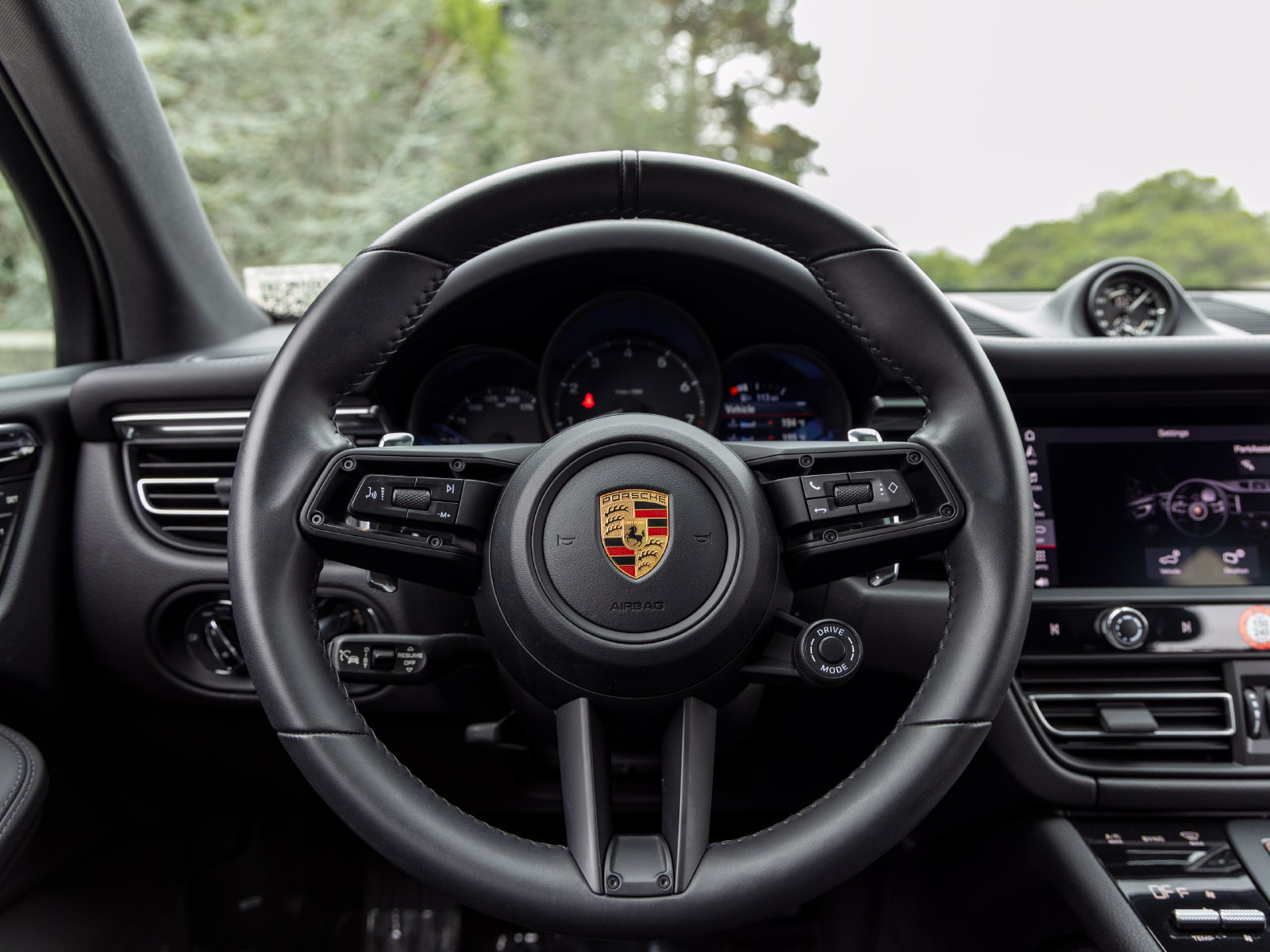 Used 2026 Porsche Macan AWD/4WD image 30