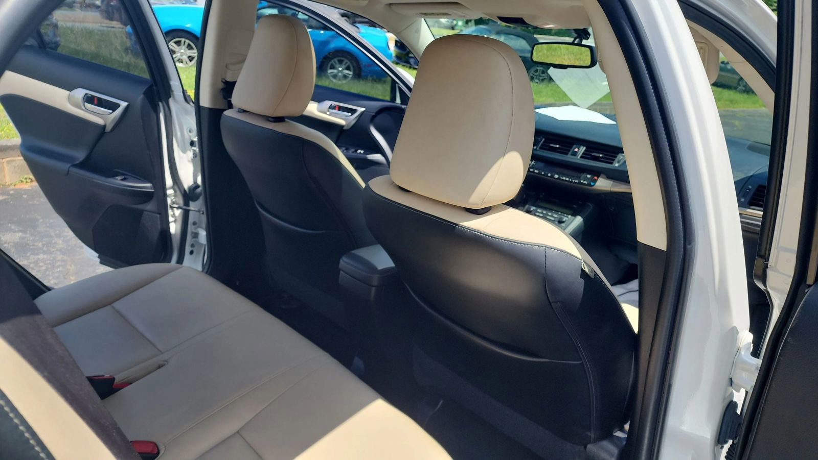 Used 2015 Lexus CT 200h image 23