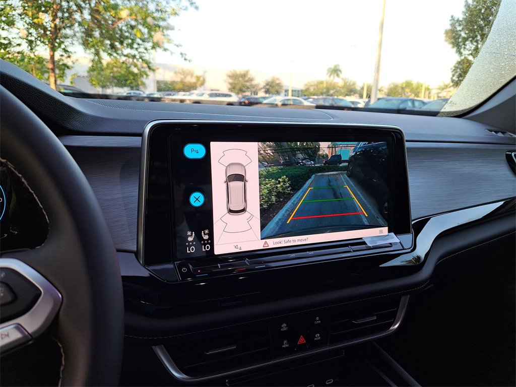 New 2026 Volkswagen Atlas Cross Sport SE image 11