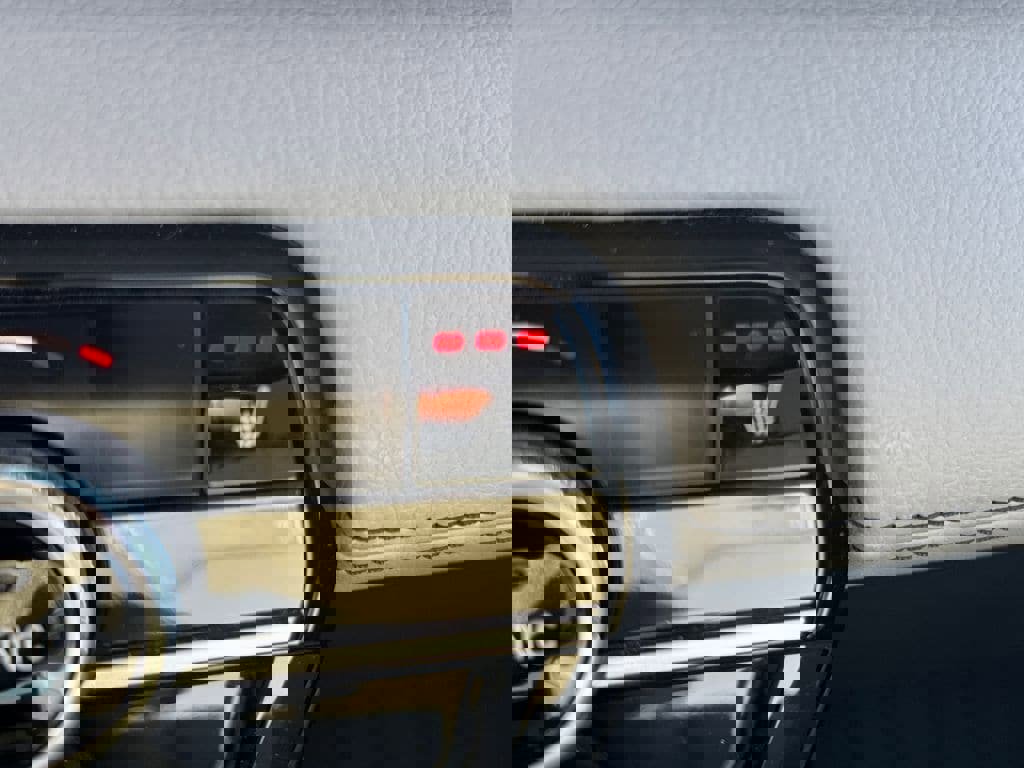 Used 2025 Honda Pilot Touring image 29