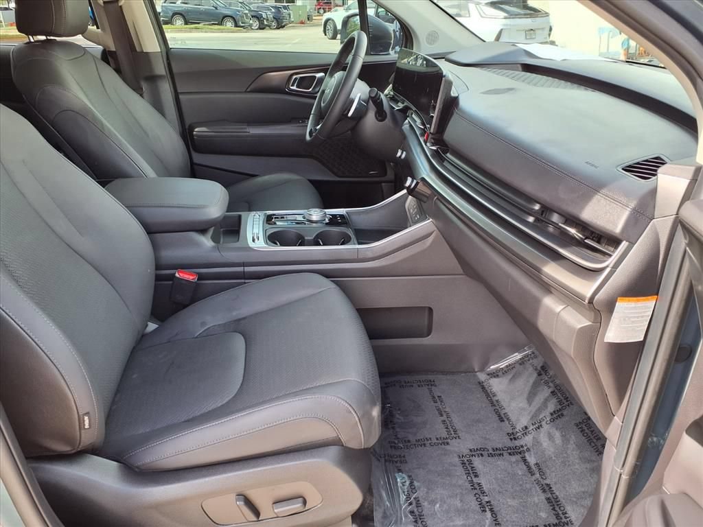 Used 2026 Kia Carnival SX Prestige FWD image 9