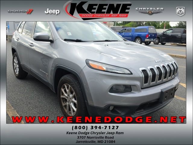 Used 2015 Jeep Cherokee Latitude w/ Cold Weather Group AWD/4WD image 1
