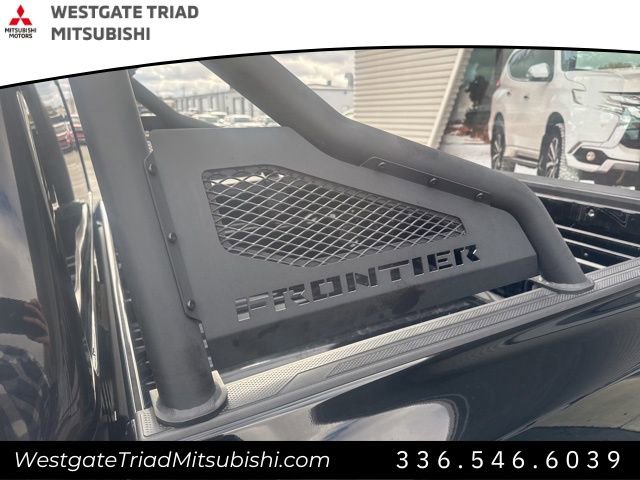 Used 2022 Nissan Frontier SV w/ Technology Package image 9