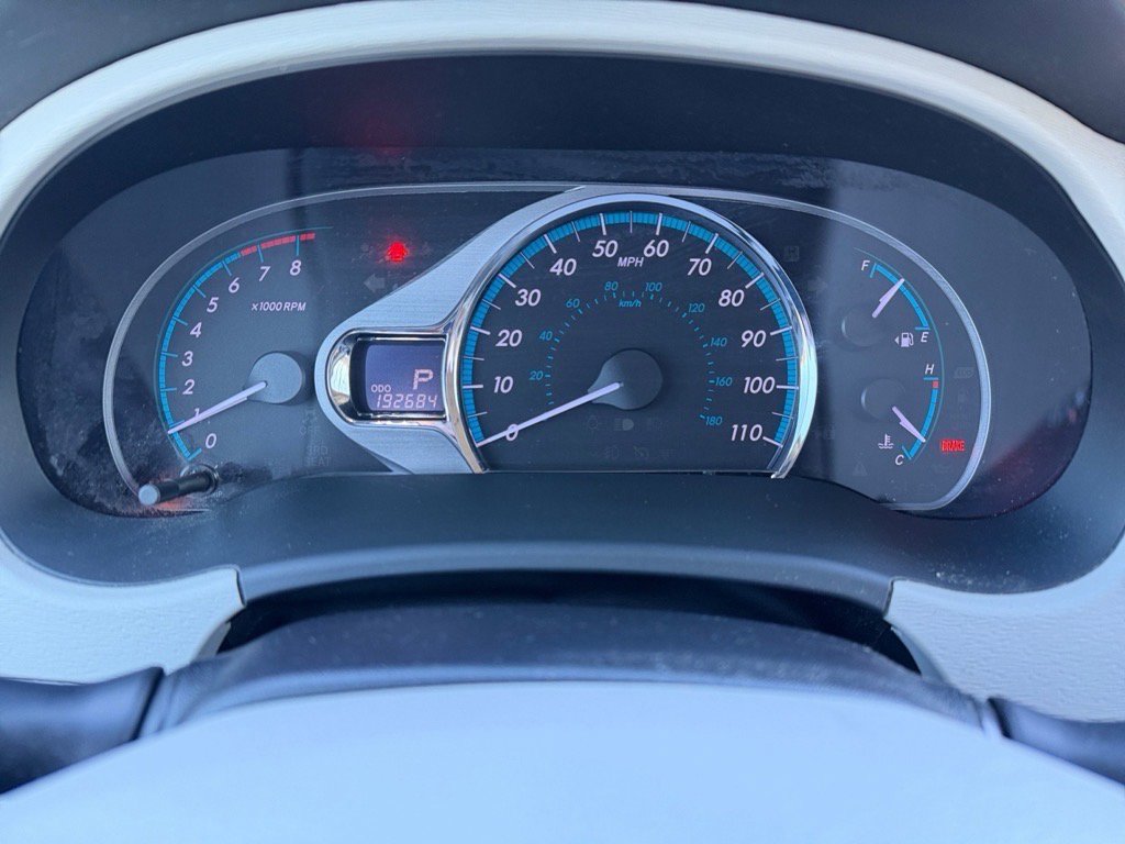 Used 2013 Toyota Sienna XLE image 24