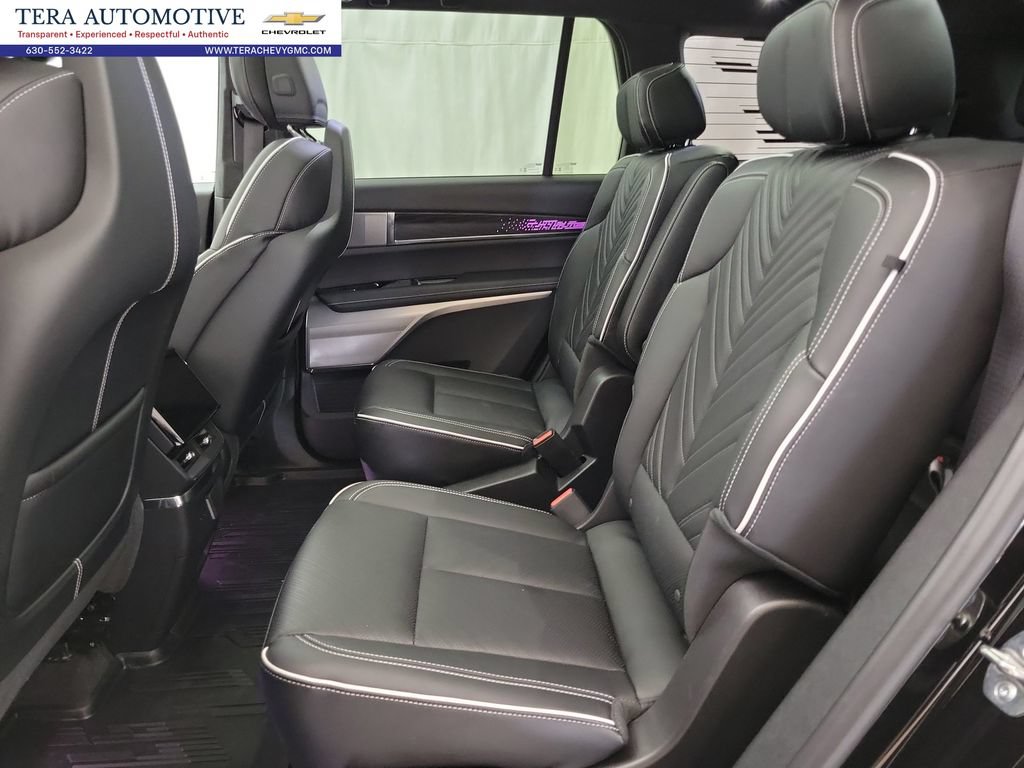 Certified 2026 Cadillac Vistiq Platinum w/ LPO, Floor Liner Package AWD/4WD image 10