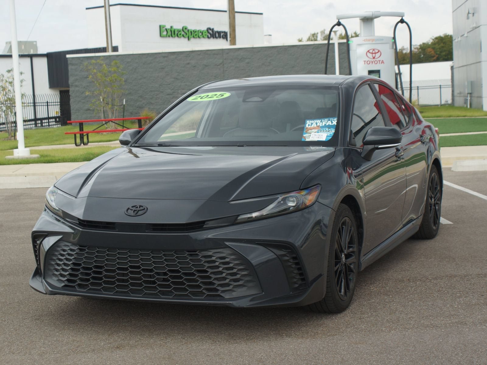 Used 2025 Toyota Camry SE w/ Convenience Package FWD image 23