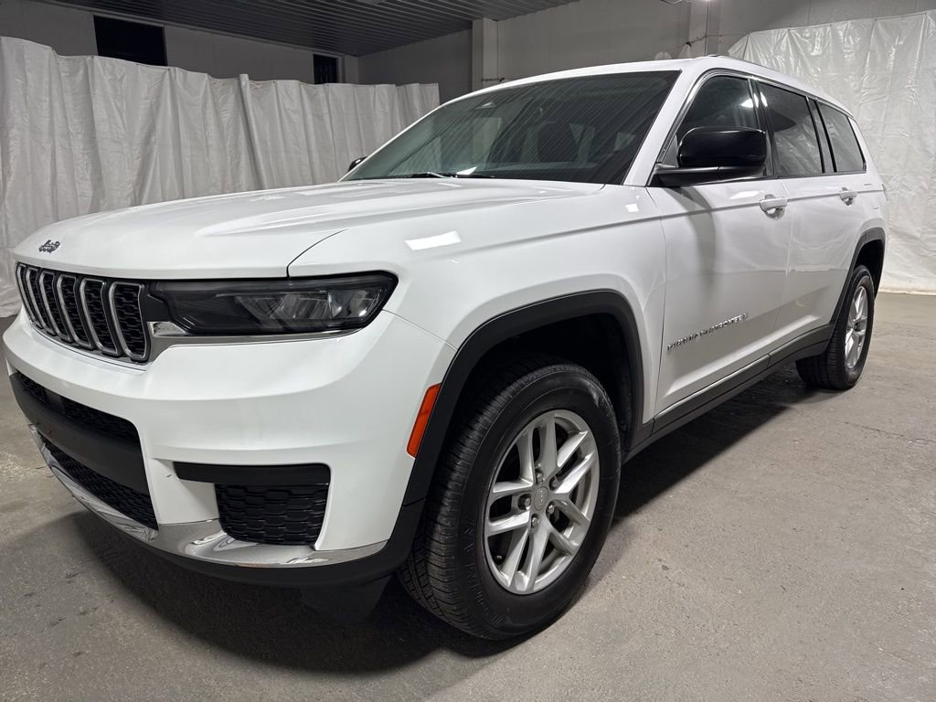 Used 2023 Jeep Grand Cherokee L Laredo w/ Luxury Tech Group I RWD image 3