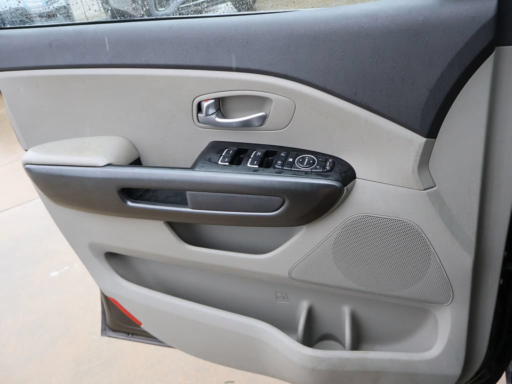 Used 2015 Kia Sedona LX w/ LX Convenience Package FWD image 36