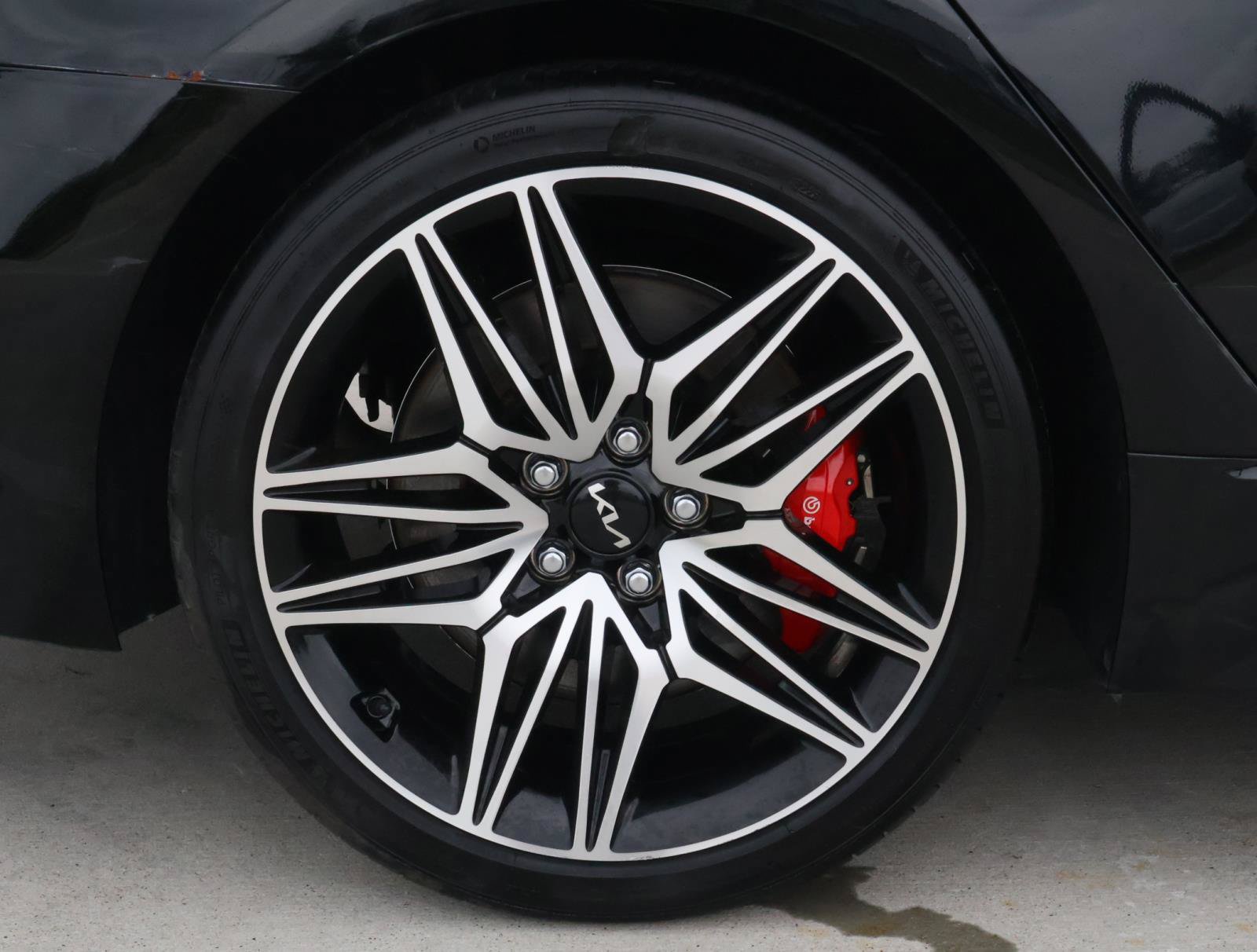 Used 2022 Kia Stinger GT1 RWD image 8