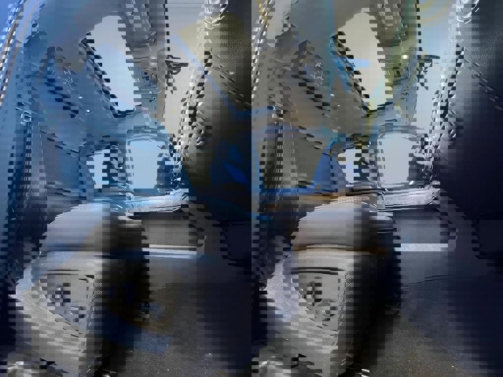 Used 2018 Chevrolet Silverado 1500 LTZ Z71 w/ Realtree Edition image 21