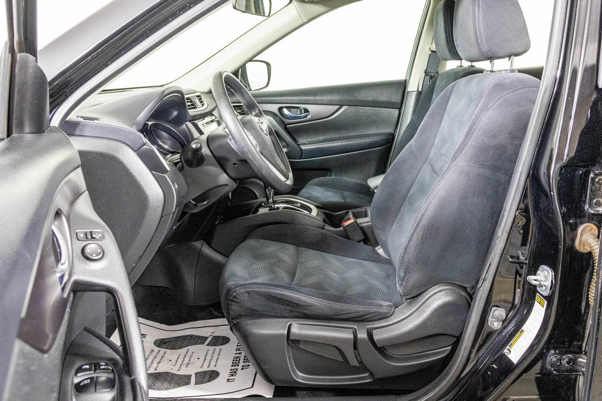 Used 2016 Nissan Rogue S AWD/4WD image 20