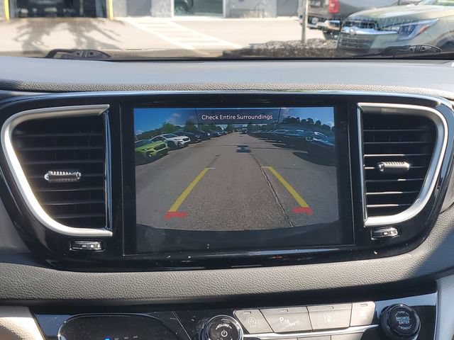 Certified 2023 Chrysler Pacifica Touring-L FWD image 28