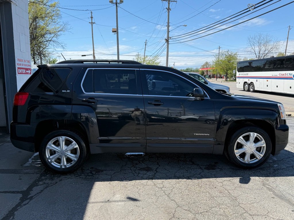 Used 2017 GMC Terrain SLE w/ Convenience Package AWD/4WD image 4