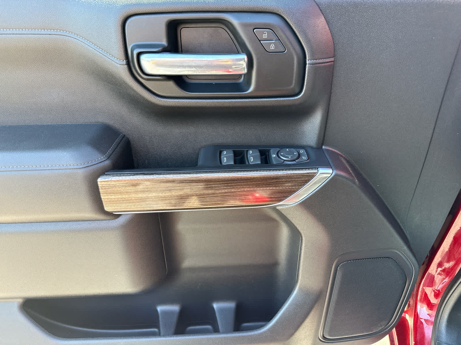 Used 2022 Chevrolet Silverado 1500 LT Trail Boss w/ Bed Protection Package AWD/4WD image 10