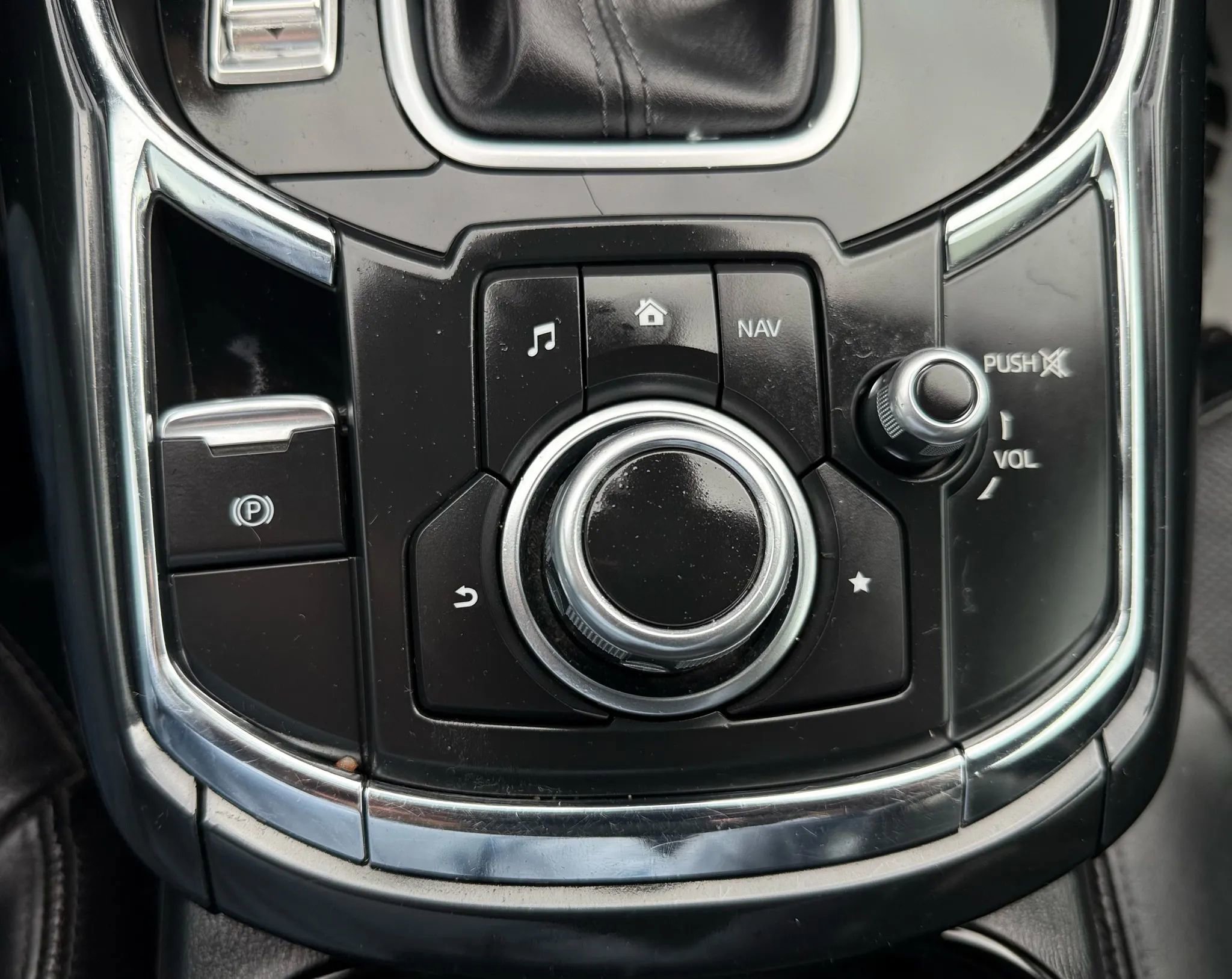 Used 2018 MAZDA CX-9 Touring image 18