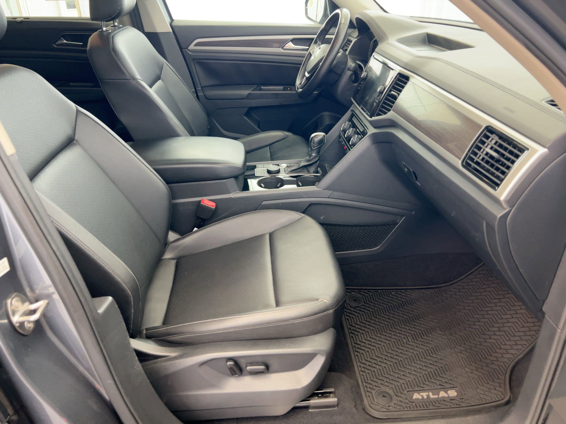 Used 2019 Volkswagen Atlas SEL image 36