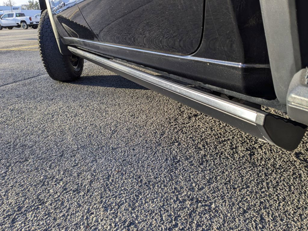 Certified 2022 GMC Sierra 3500 Denali w/ Denali Black Diamond Edition image 28