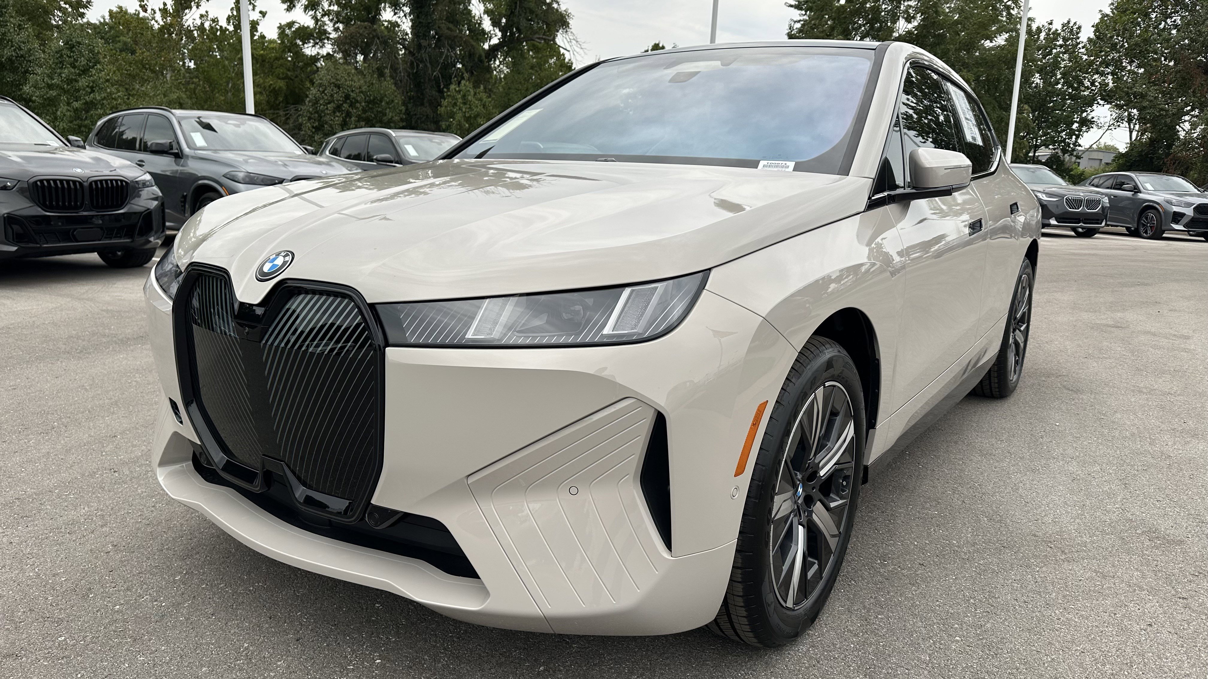 New 2026 BMW iX xDrive45 image 5