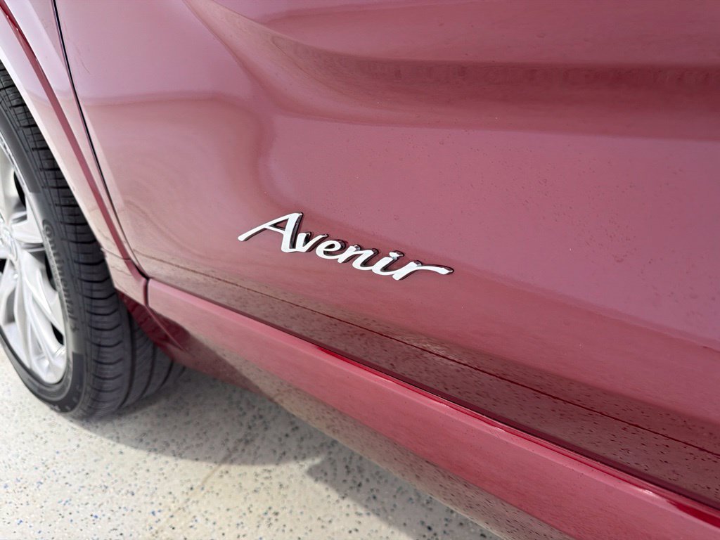 Used 2025 Buick Encore GX Avenir w/ Avenir Technology Package AWD/4WD image 32
