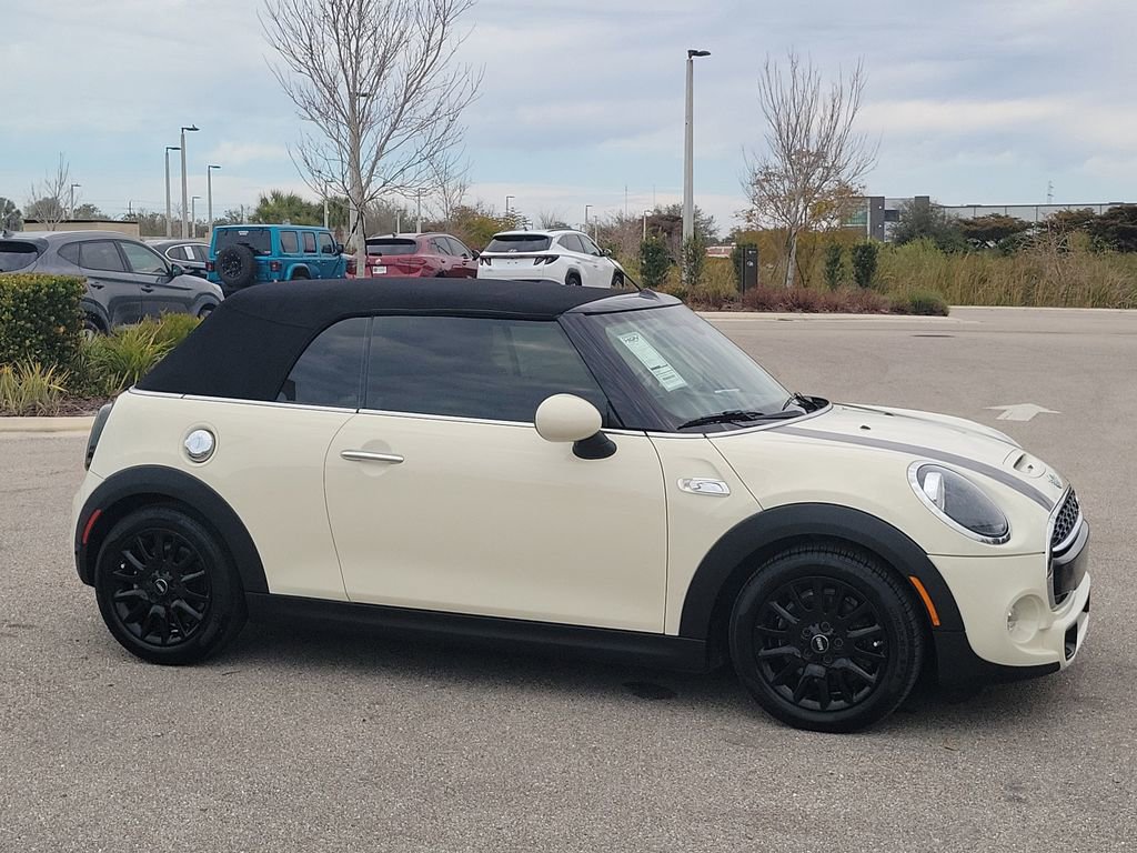 Used 2019 MINI Cooper S w/ Signature Upholstery Package image 3