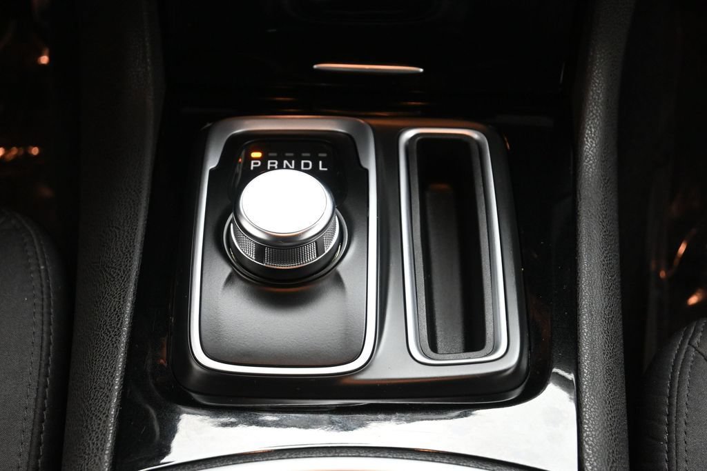 Used 2023 Chrysler 300 Touring w/ Safetytec Plus Group RWD image 29