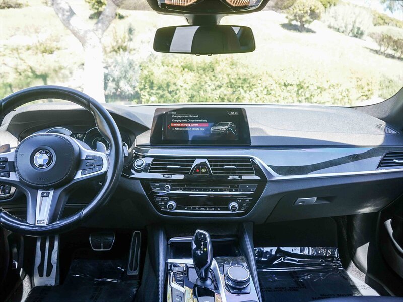 Used 2019 BMW 530e w/ M Sport Package RWD image 18