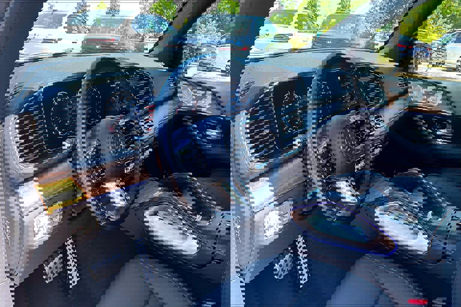 Used 2025 Mercedes-Benz GLS 450 4MATIC image 17