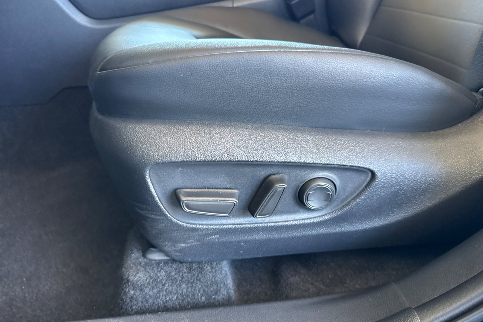 Used 2026 Toyota Highlander XLE AWD/4WD image 15