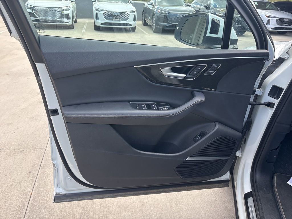 Certified 2025 Audi Q7 3.0T Premium Plus image 10