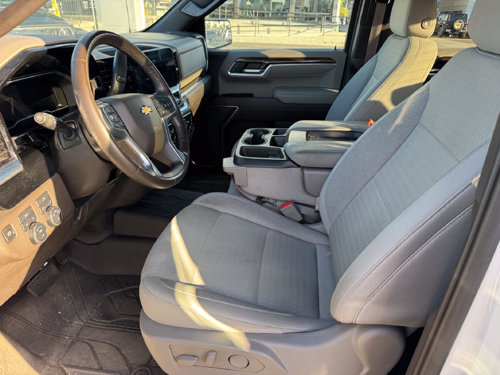 Used 2022 Chevrolet Silverado 1500 LT AWD/4WD image 22