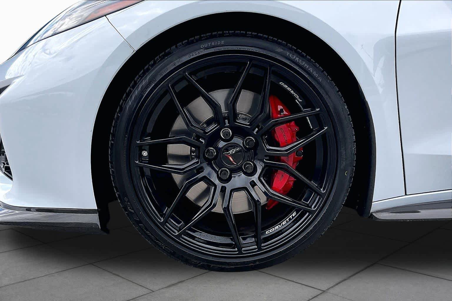 Used 2024 Chevrolet Corvette Z06 RWD image 11